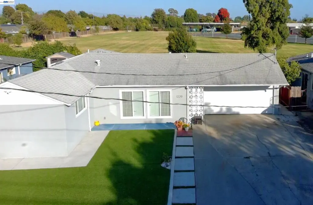 Single Family Residence for sale at 1220 ESSER AVE, San Leandro, CA featuring 4 beds and 2 baths