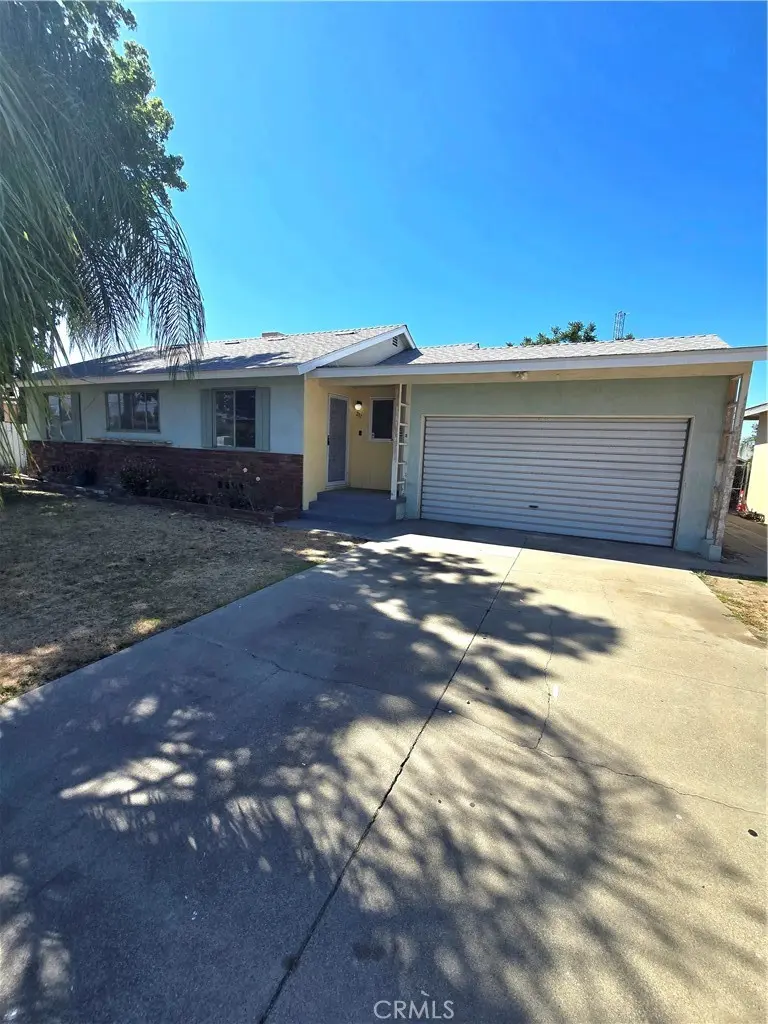 Single Family Residence for sale at 237 W Van Koevering, Rialto, CA featuring 3 beds and 1 bath