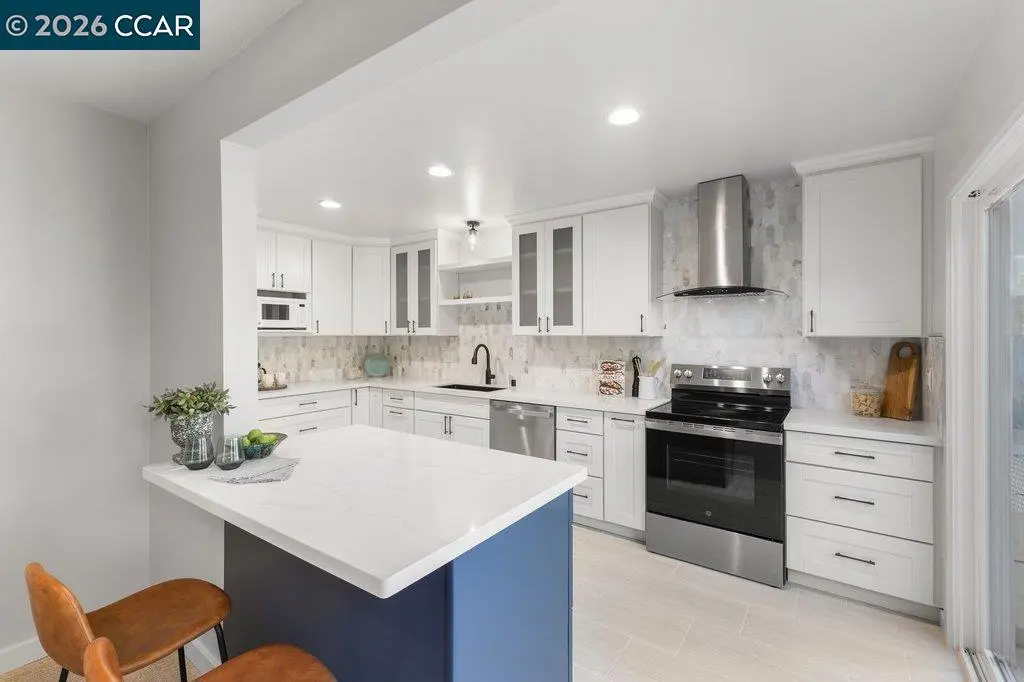 Condominium for sale at 3674 Rossmoor Pkwy 5, Walnut Creek, CA featuring 2 beds and 2 baths