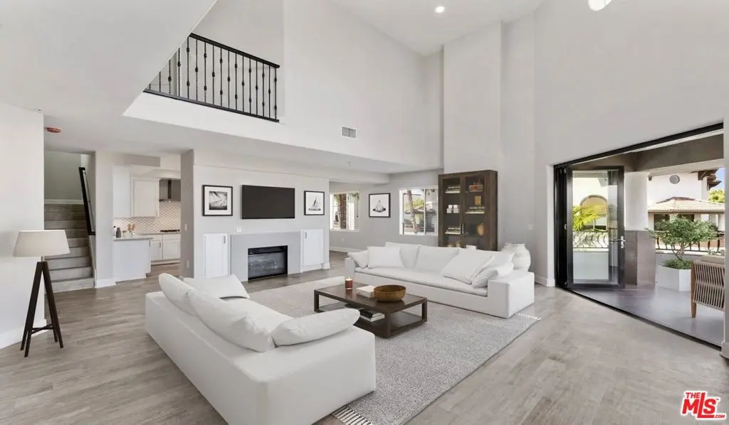 Residential Lease for rent at 6280 W 3rd Street 412, Los Angeles, Los Angeles County, CA featuring 3 beds and 3 baths