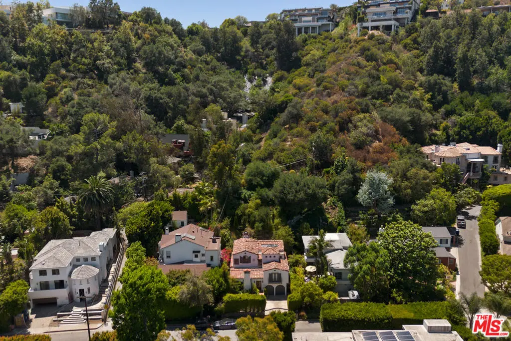 Single Family Residence for rent at 1407 N Beverly Drive, Los Angeles, CA featuring 4 beds and 4 baths