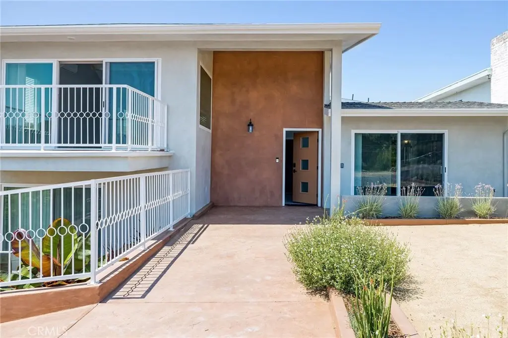 Apartment for rent at 5 Clipper Road A, Rancho Palos Verdes, CA featuring 4 beds and 4 baths