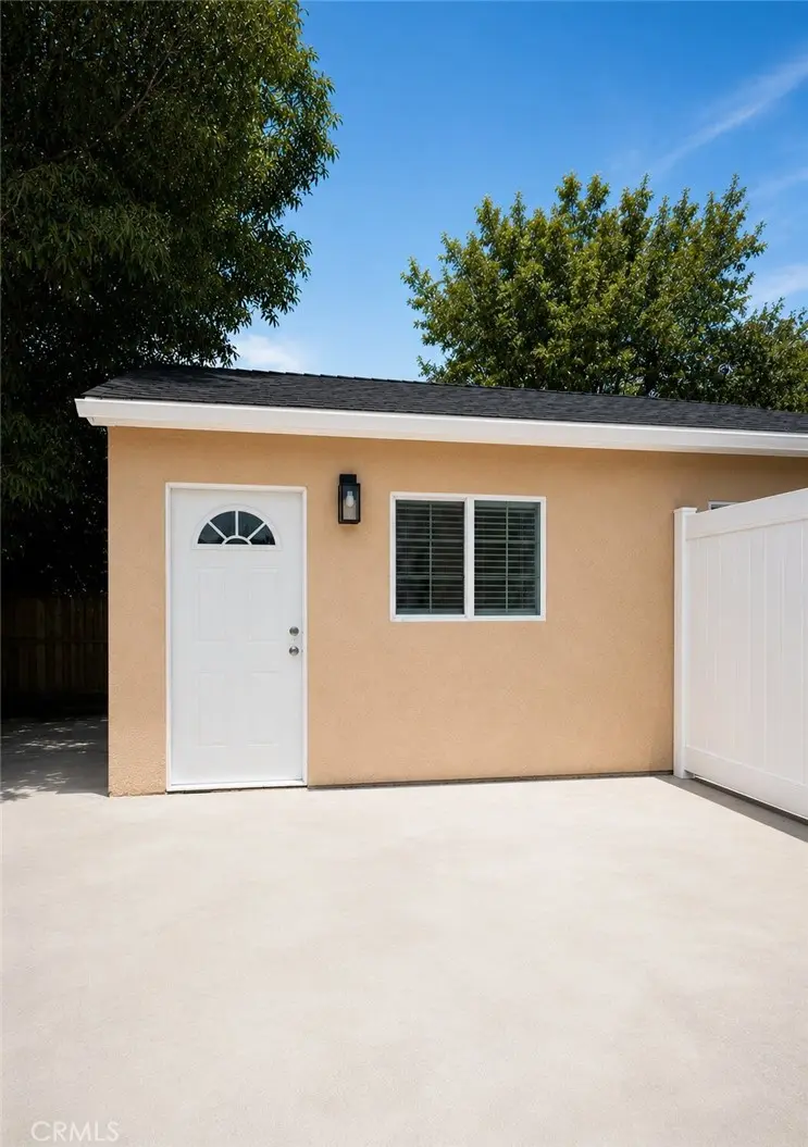 7649 Paso Robles, Lake Balboa, CA — listing photo 1