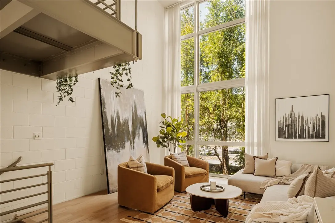 Condominium for sale at 3450 Cahuenga W 907, Los Angeles, CA featuring 2 beds and 3 baths