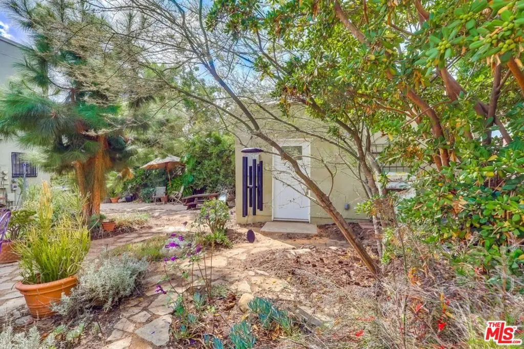 Residential Lease for rent at 1151 S Highland Avenue, Los Angeles, Los Angeles County, CA and 1 bath