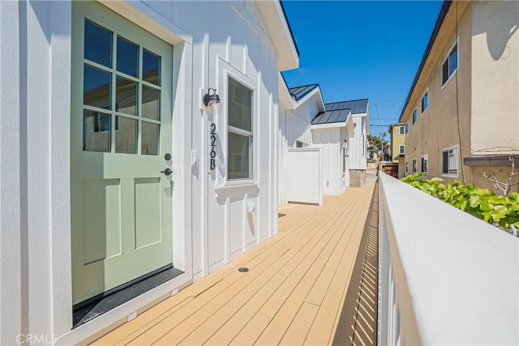 226 B Arena Street, El Segundo, CA — listing photo 1