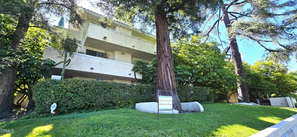 Residential Lease for rent at 235 S Holliston Avenue 113, Pasadena, Los Angeles County, CA featuring 2 beds and 2 baths