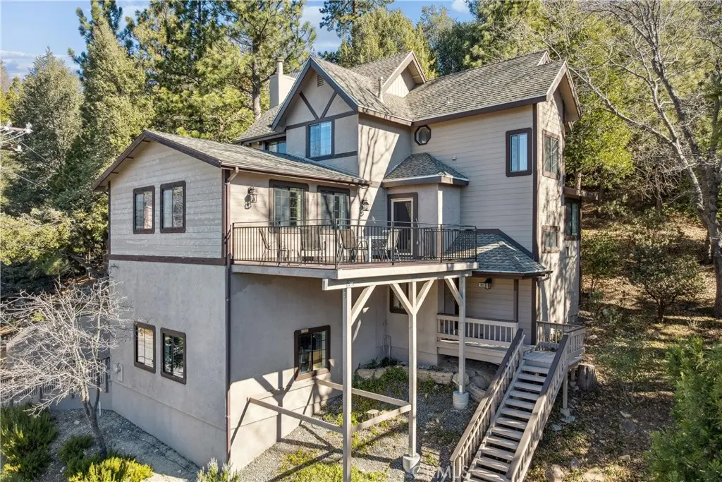 965 Sandalwood Drive, Lake Arrowhead, CA — listing photo 1