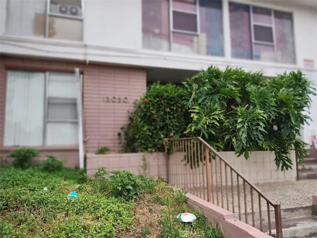 13050 Dronfield 16, Sylmar, CA — listing photo 1
