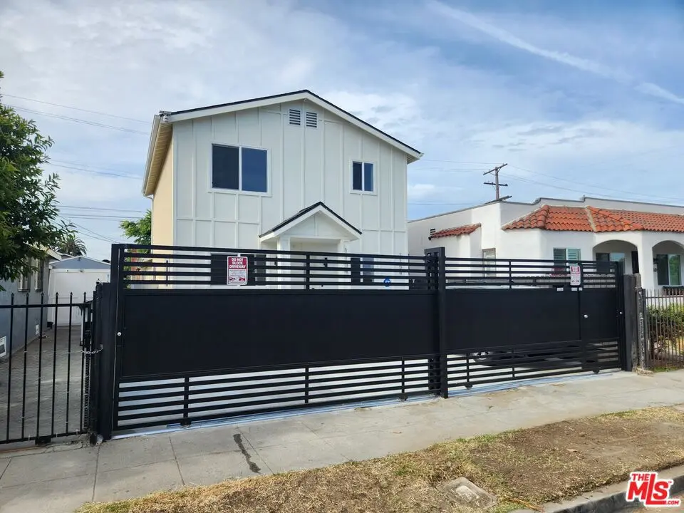 Residential Lease for rent at 1154 W 67th Street, Los Angeles, Los Angeles County, CA featuring 4 beds and 3 baths