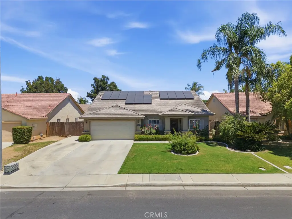 Single Family Residence for sale at 11816 Cedar Bluff, Bakersfield, CA featuring 5 beds and 2 baths
