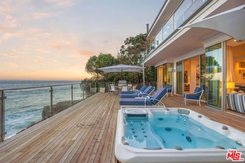 Residential Lease for rent at 24380 Malibu Road, Malibu, Los Angeles County, CA featuring 4 beds and 5 baths