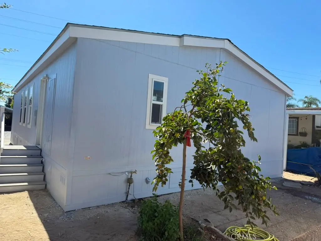 203 Duke Lane 85, Santa Ana, CA — listing photo 1