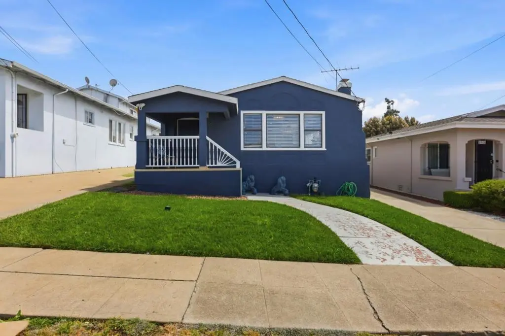 Single Family Residence for sale at 2468 Maxwell, Oakland, CA featuring 4 beds and 3 baths