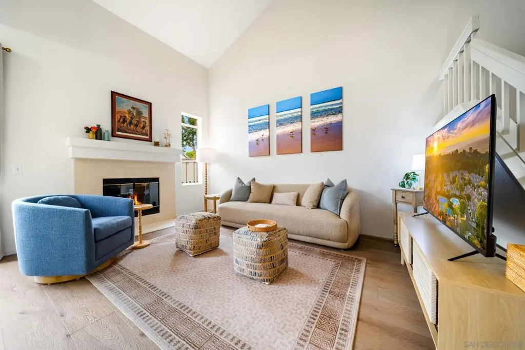 Single Family Residence for rent at 3876 Creststone, San Diego, CA featuring 2 beds and 3 baths
