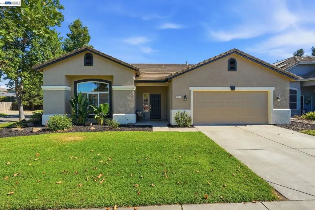Single Family Residence for sale at 1532 Sophie Ln, Escalon, CA featuring 3 beds and 2 baths
