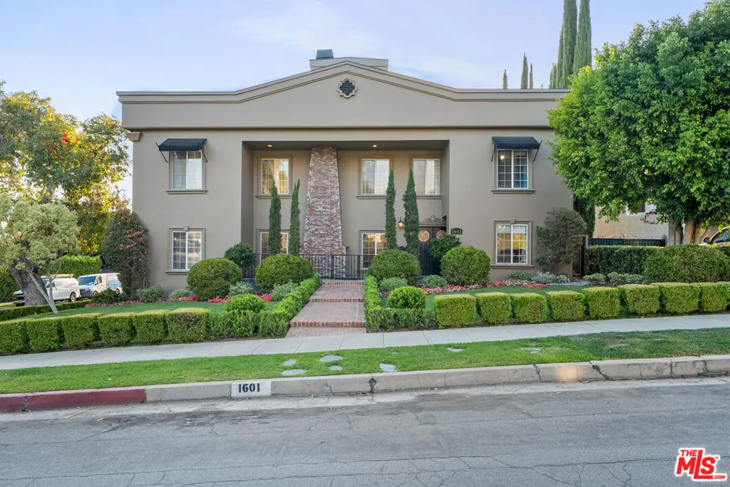 Single Family Residence for sale at 1601 Ard Eevin Avenue, Glendale, CA featuring 5 beds and 5 baths