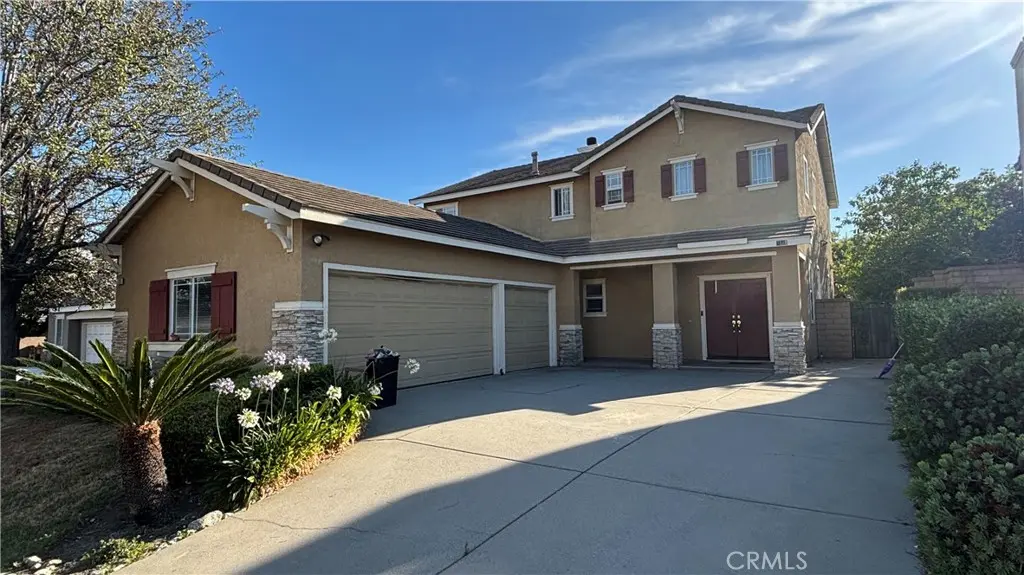 Single Family Residence for rent at 7210 Cumberland Place, Rancho Cucamonga, CA featuring 3 beds and 3 baths