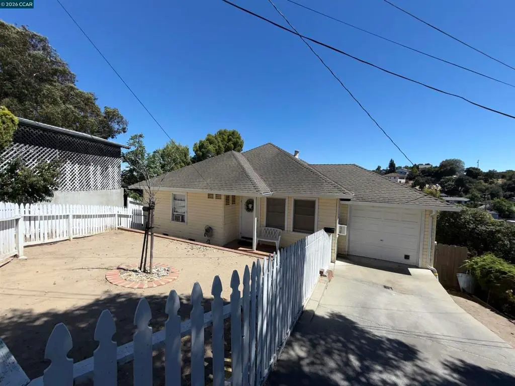 Single Family Residence for sale at 2344 Scenic Ave, Martinez, CA featuring 3 beds and 2 baths