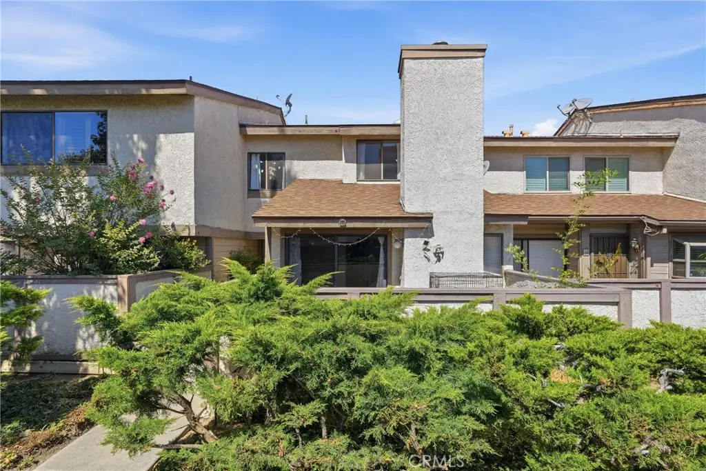 8340 Penfield Ave 35, Winnetka, CA — listing photo 1
