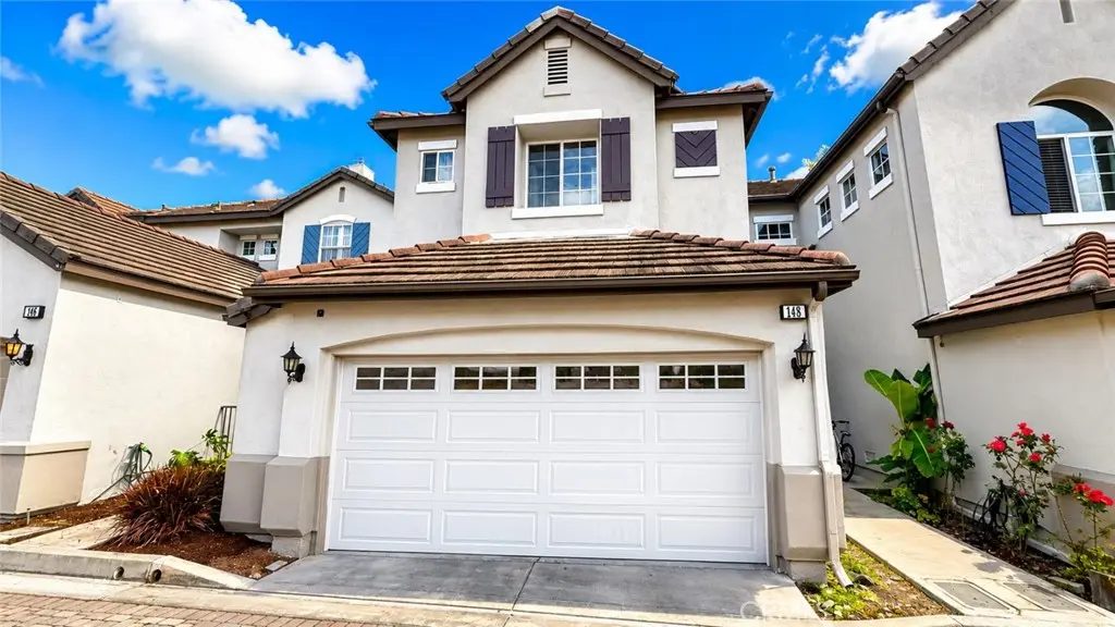 Condominium for rent at 148 Seacountry, Rancho Santa Margarita, CA featuring 2 beds and 3 baths