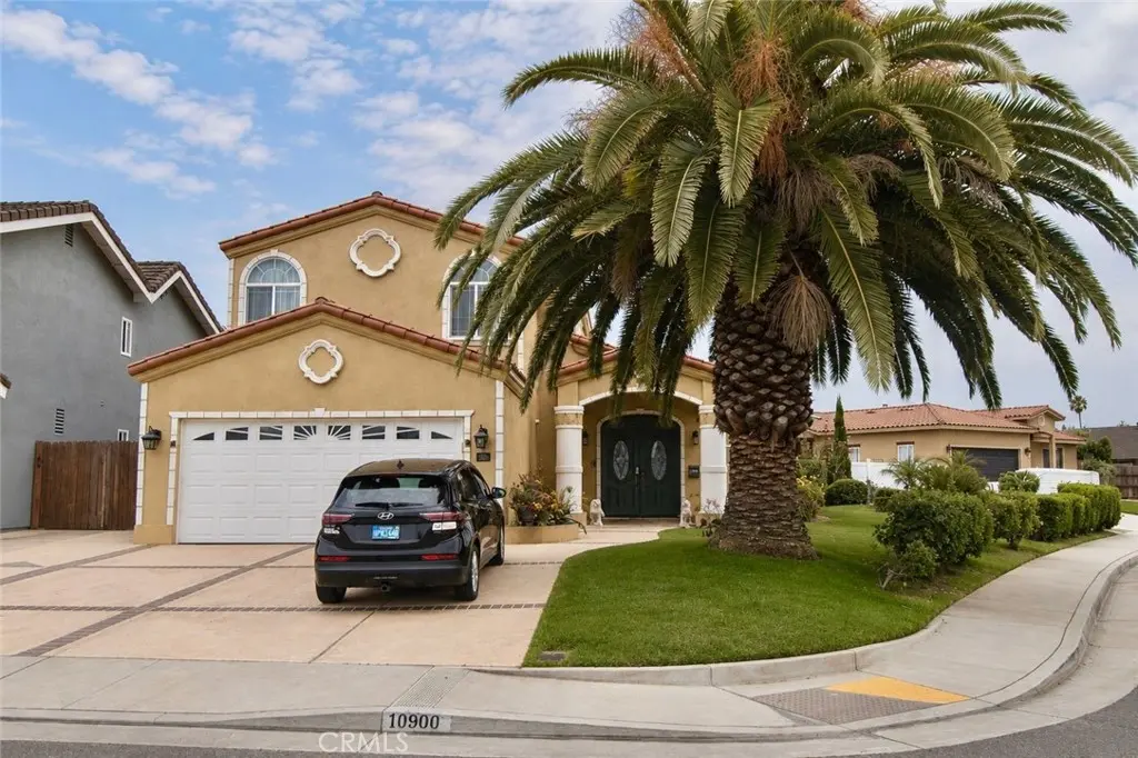 Single Family Residence for sale at 10900 La Flor, Fountain Valley, CA featuring 9 beds and 6 baths