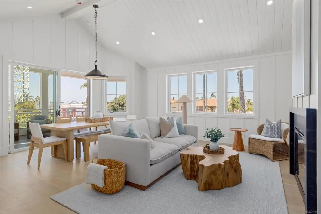 747 Orange Ave 303, Coronado, CA — listing photo 1
