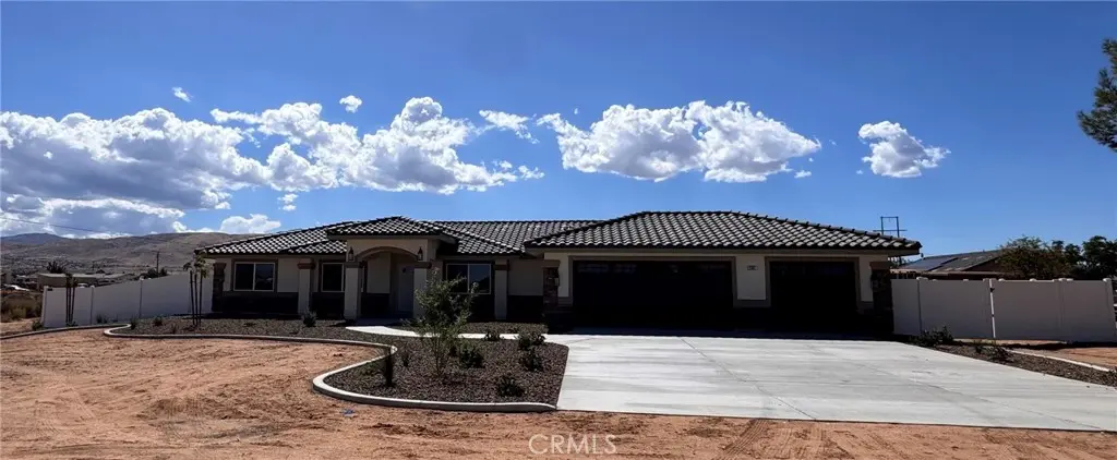 21317 Caribou Road, Apple Valley, CA — listing photo 1