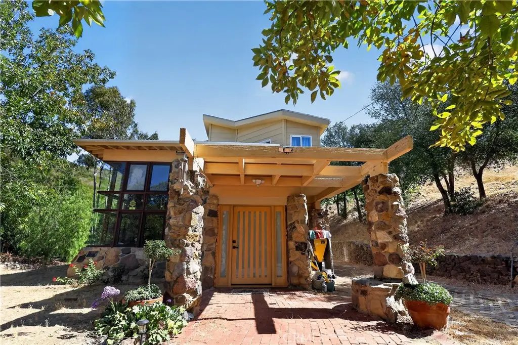2914 S Foose Road, Malibu, CA — listing photo 1