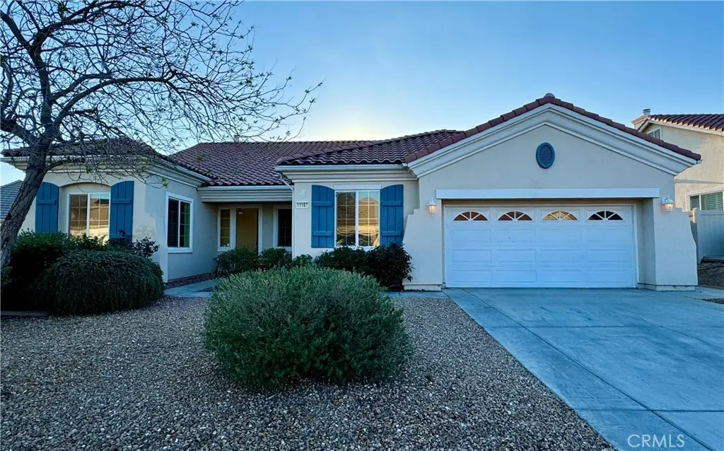 Single Family Residence for rent at 11162 Datura, Apple Valley, CA featuring 5 beds and 4 baths