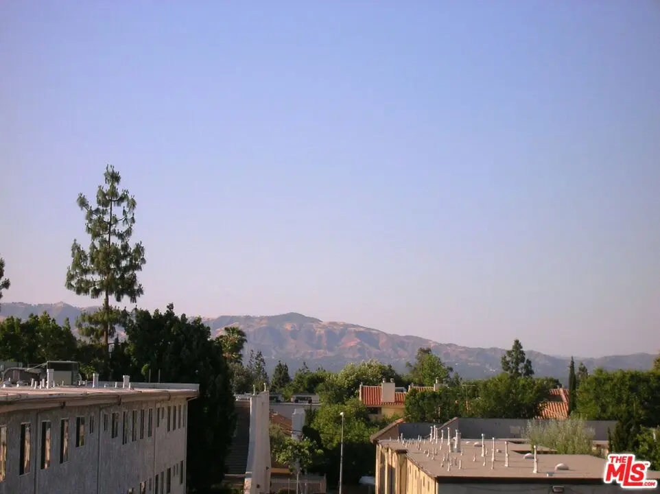 Condominium for rent at 18307 Burbank Boulevard 207, Los Angeles, CA featuring 2 beds and 2 baths