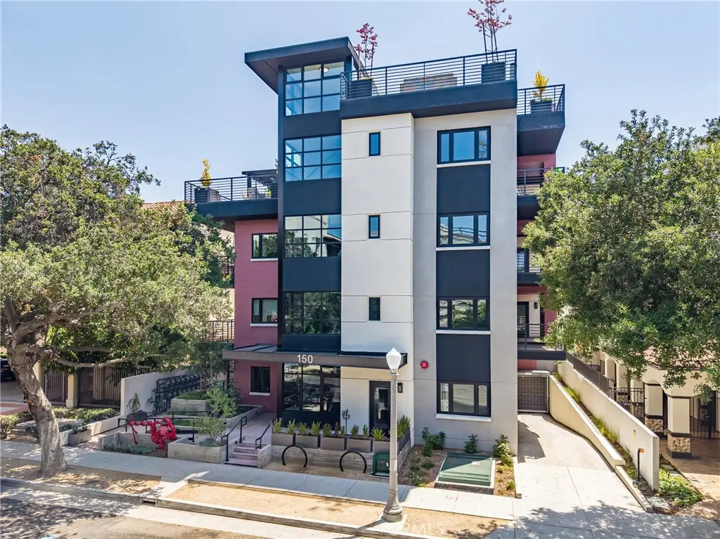 Residential Lease for rent at 150 S Oak Knoll Avenue 205, Pasadena, Los Angeles County, CA featuring 2 beds and 2 baths