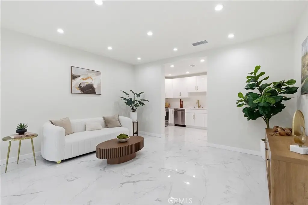 10012 Plainview Avenue, Tujunga, CA — listing photo 1