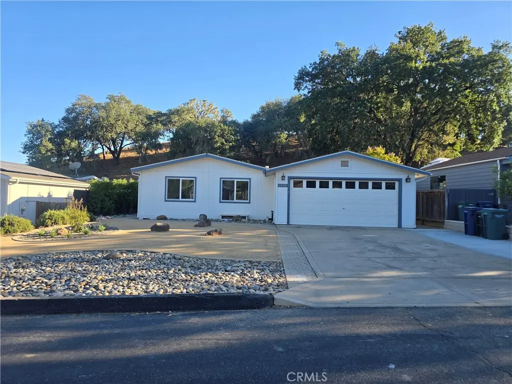 Residential Lease for rent at 2510 Bridle Trail, Paso Robles, San Luis Obispo County, CA featuring 3 beds and 2 baths