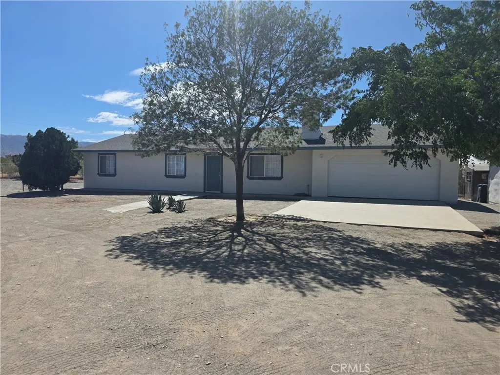 11380 El Esteban, Phelan, CA — listing photo 1