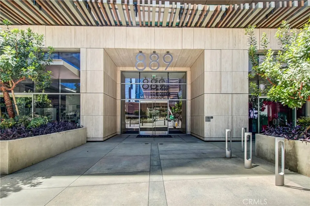Condominium for sale at 889 Francisco Street 1710, Los Angeles, CA featuring 1 bed and 1 bath