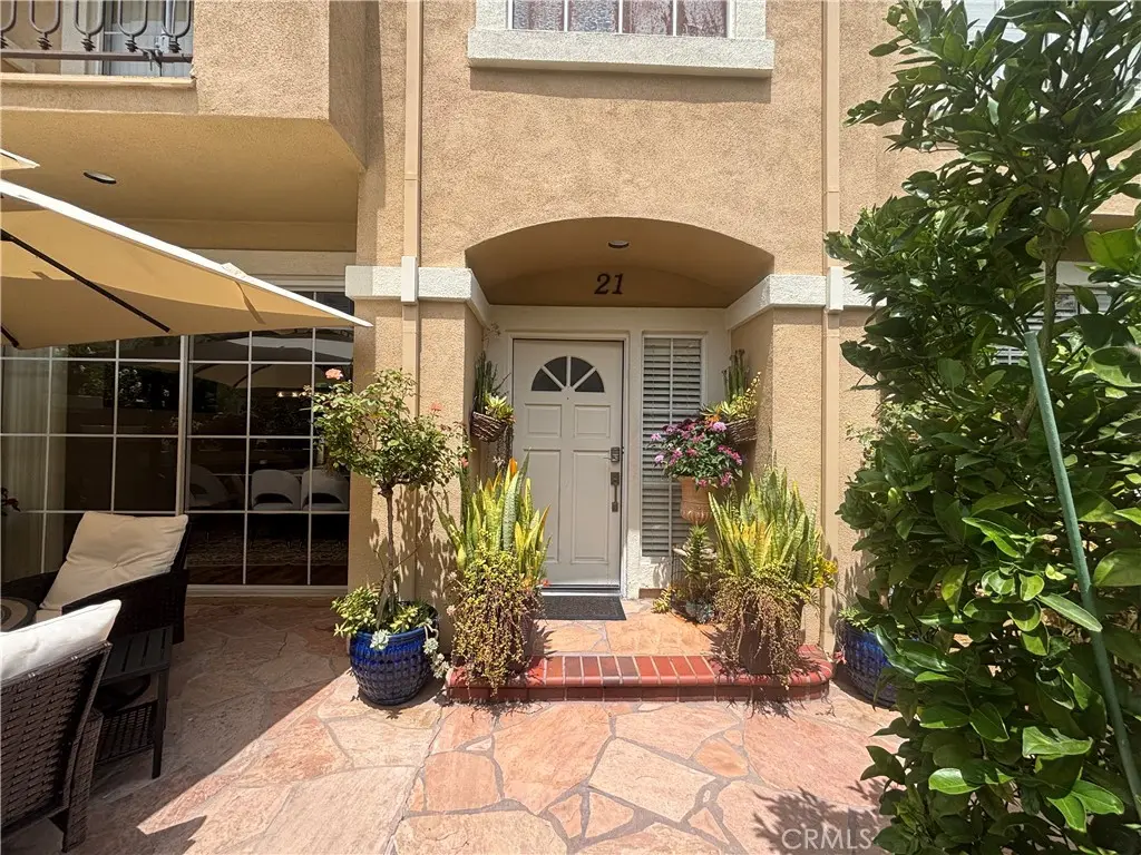 Condominium for sale at 21 Matinee Court, Aliso Viejo, CA featuring 3 beds and 3 baths
