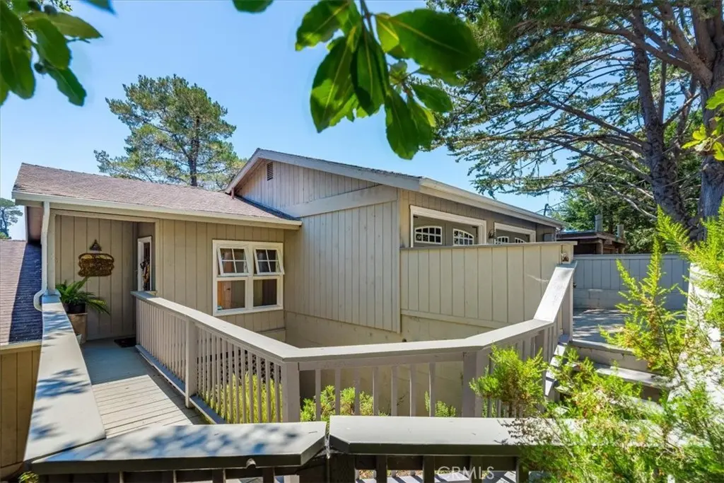 930 Suffolk Street, Cambria, CA — listing photo 1