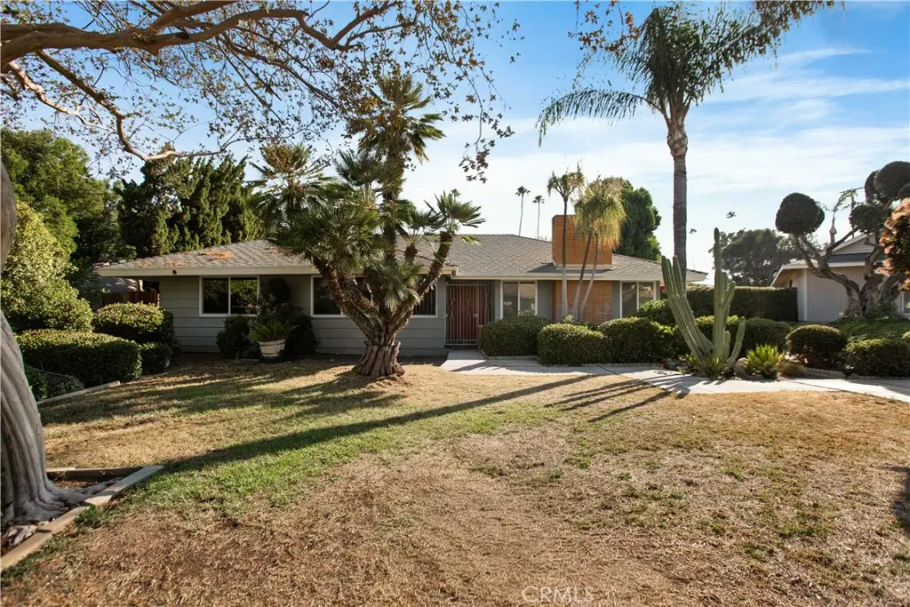 Residential Lease for rent at 1185 La Subida Court, Riverside, Riverside County, CA featuring 3 beds and 2 baths