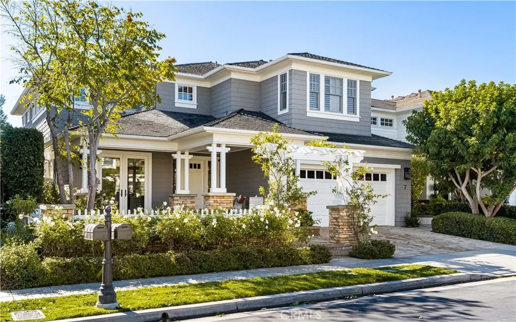 Single Family Residence for rent at 7 Crooked Stick, Newport Beach, CA featuring 4 beds and 4 baths