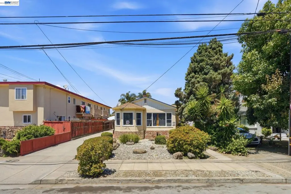 Duplex for sale at 446 Dolores Ave, San Leandro, CA