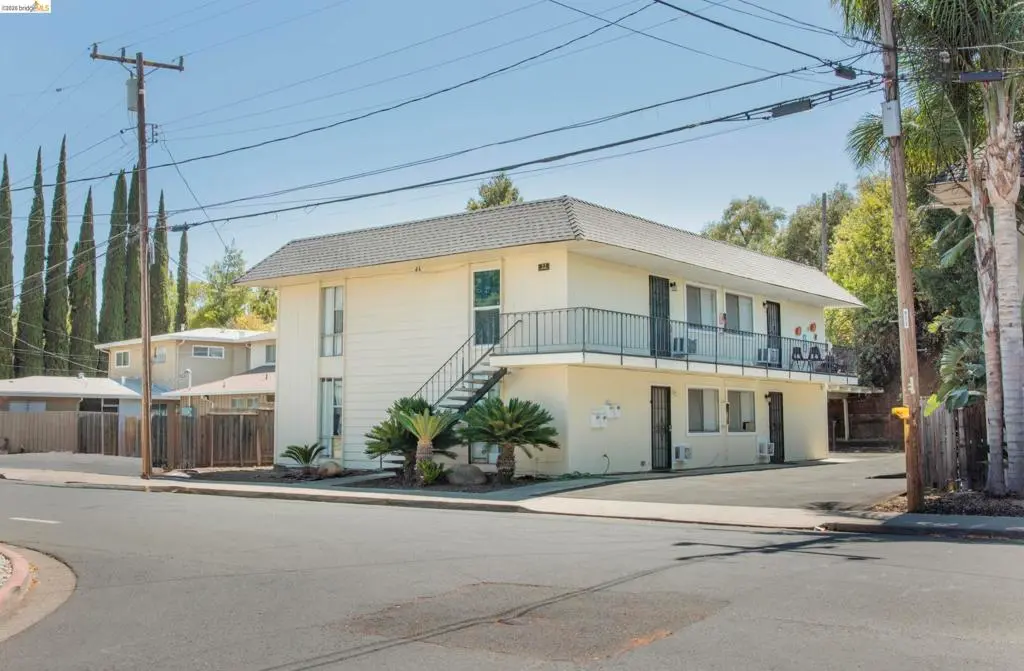 Quadruplex for sale at 22 S Lake Dr, Antioch, CA