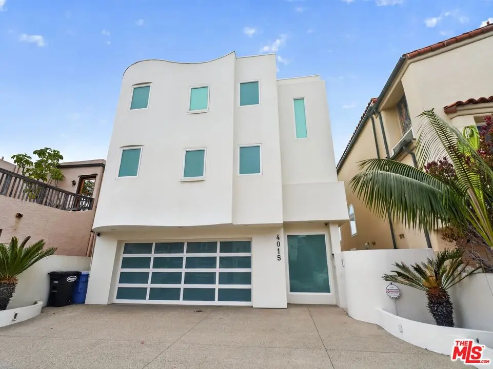 Single Family Residence for sale at 4015 Ocean Drive, Oxnard, CA featuring 4 beds and 5 baths