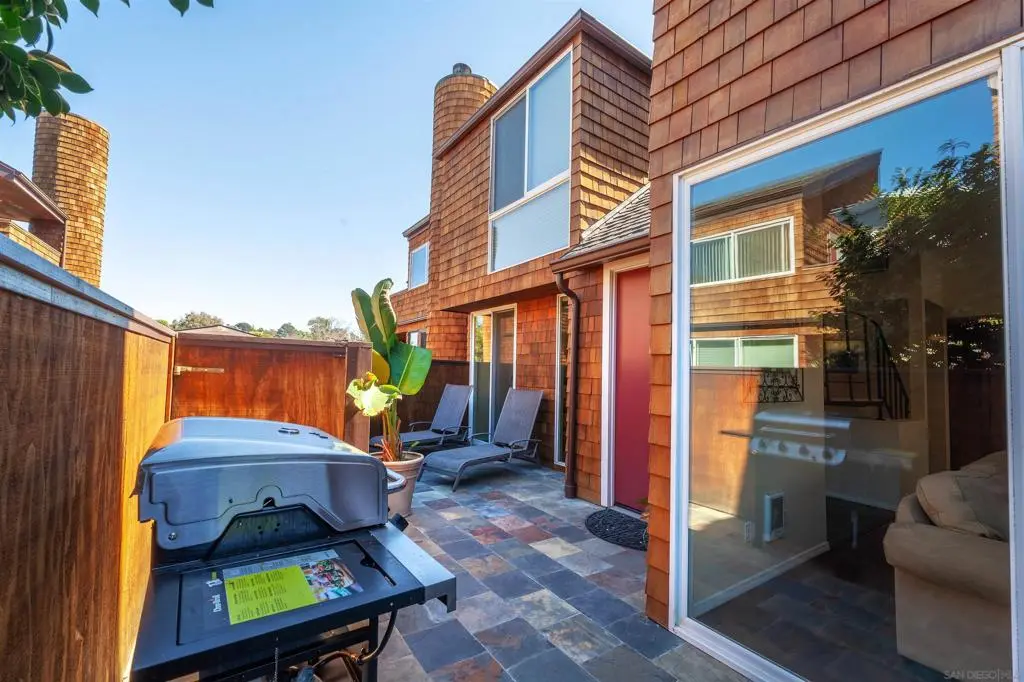 Residential Lease for rent at 325 S Sierra 36, Solana Beach, San Diego County, CA featuring 2 beds and 2 baths