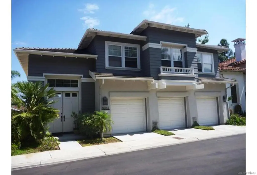 Single Family Residence for rent at 6063 Oakgate Row, San Diego, CA featuring 3 beds and 2 baths