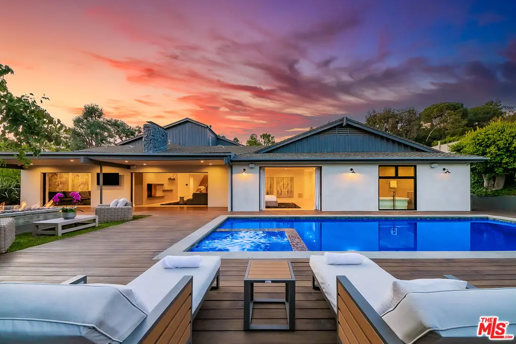 Residential Lease for rent at 9038 MEREDITH Place, Beverly Hills, Los Angeles County, CA featuring 5 beds and 7 baths