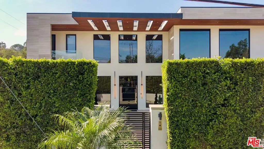 4049 Coldwater Canyon Avenue, Studio City, CA — listing photo 1