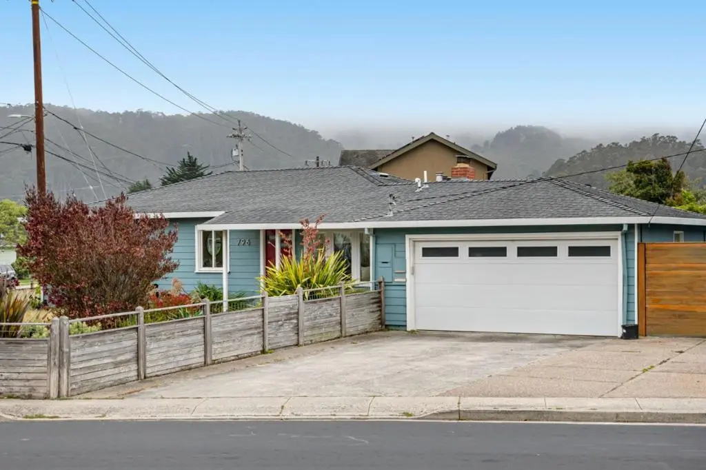 Residential Lease for rent at 796 Crespi Drive, Pacifica, CA featuring 3 beds and 2 baths