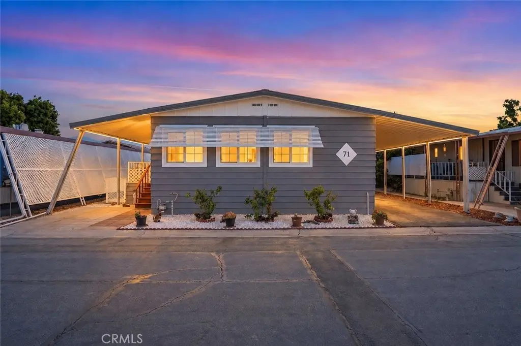 Manufactured In Park for sale at 42751 E Florida Ave 71, Hemet, CA featuring 3 beds and 2 baths