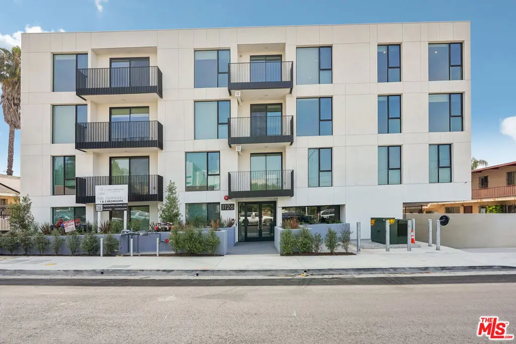 Residential Lease for rent at 1126 N Cornwell Street PH 8, Los Angeles, Los Angeles County, CA and 1 bath